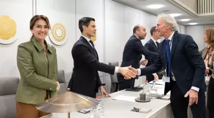 PRO Senator Paul Rosenmöller shakes Prime Minister Rob Jetten