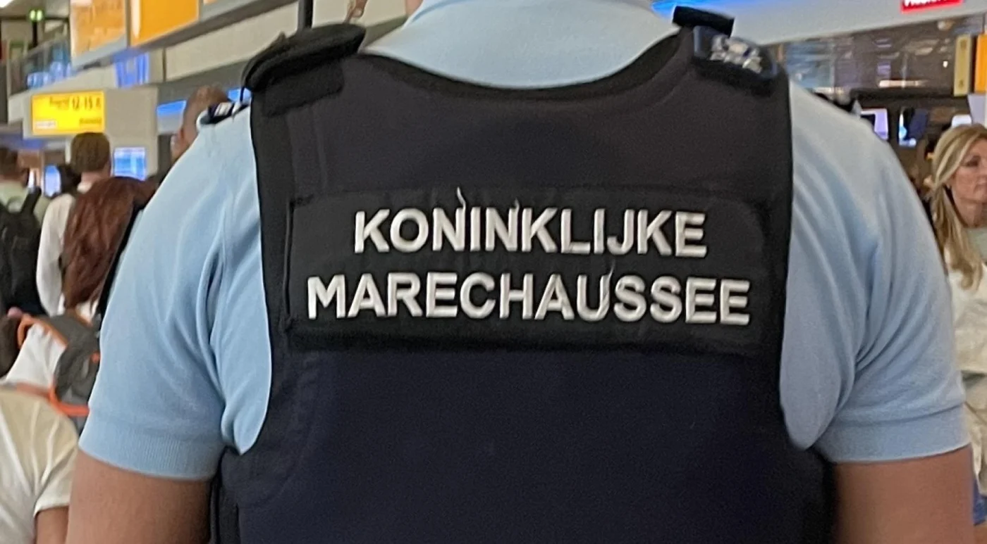 Vier vrachtmedewerkers Schiphol opgepakt voor grootschalige drugssmokkel
